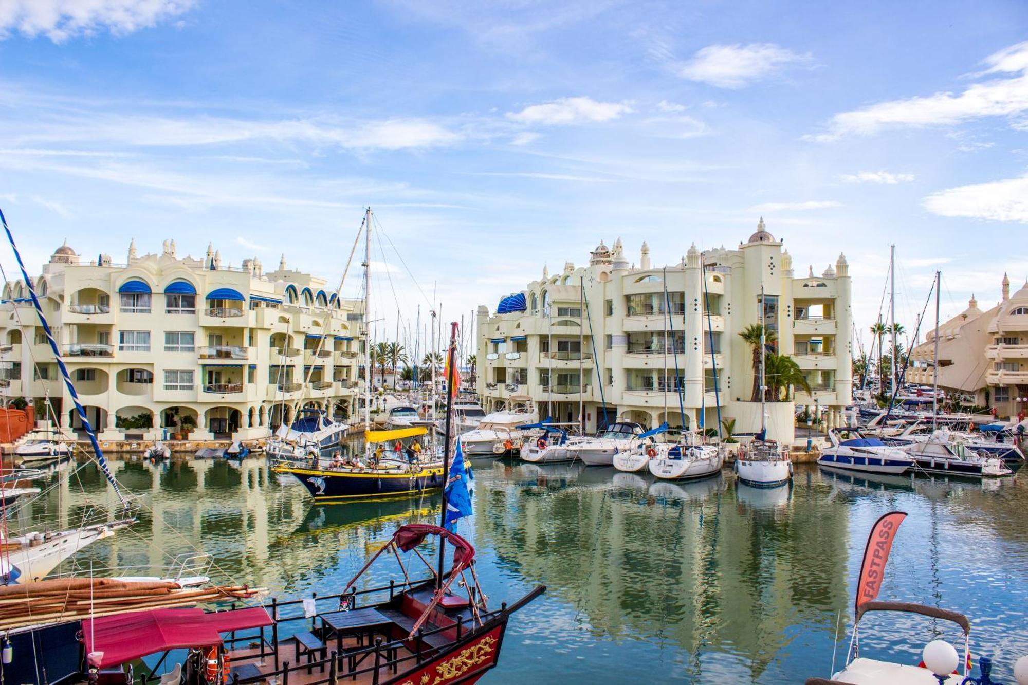 Benal Beach Suite Ii, Estudio Con Parque Acuatico Y Vistas Al Mar. ベナルマデナ エクステリア 写真