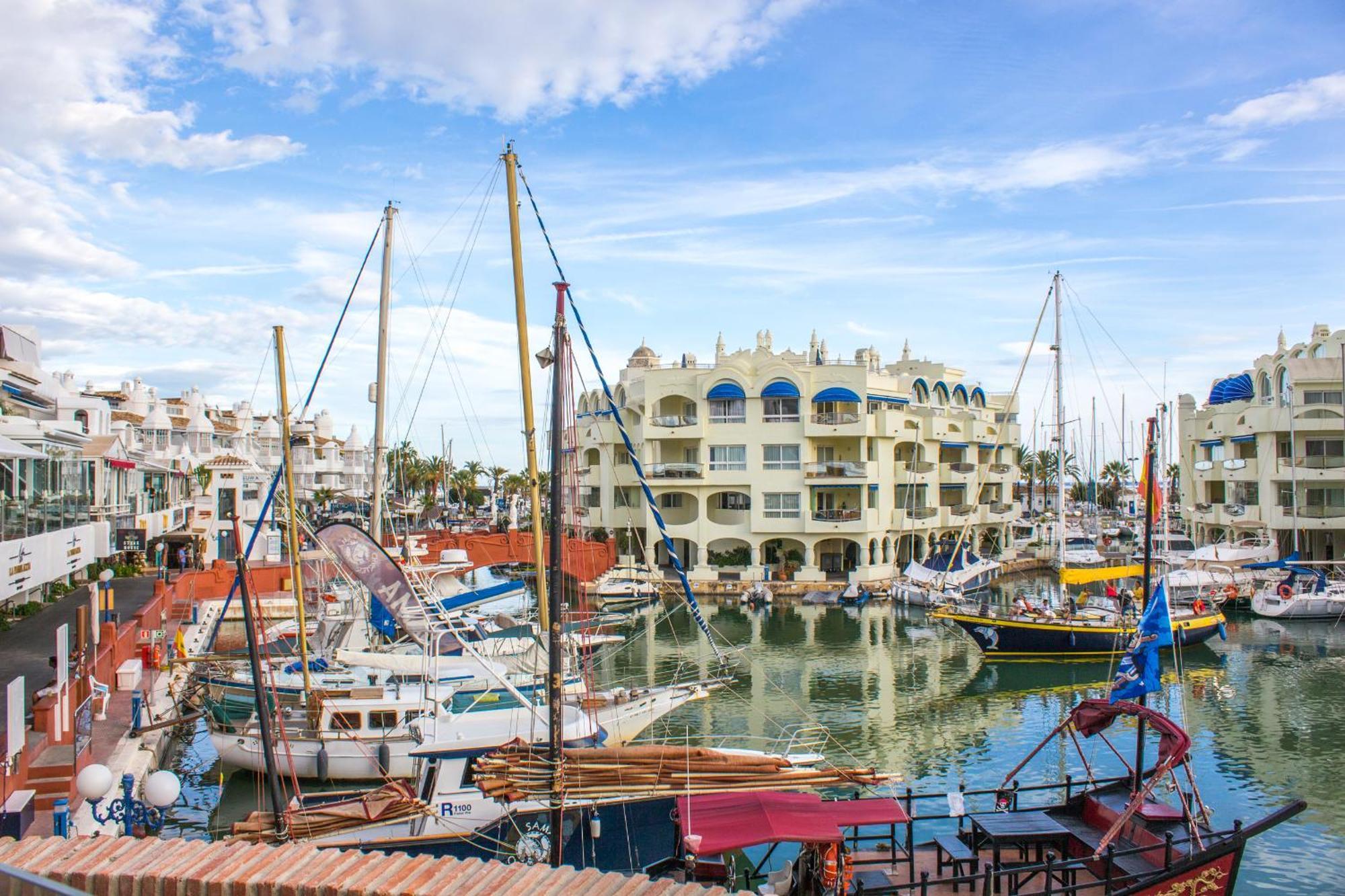 Benal Beach Suite Ii, Estudio Con Parque Acuatico Y Vistas Al Mar. ベナルマデナ エクステリア 写真