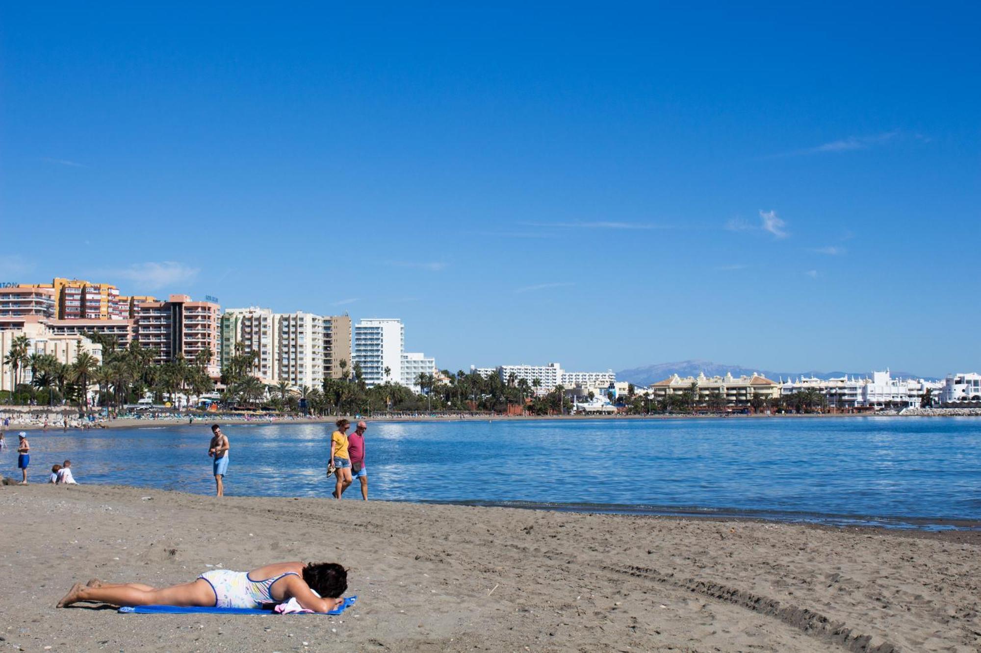 Benal Beach Suite Ii, Estudio Con Parque Acuatico Y Vistas Al Mar. ベナルマデナ エクステリア 写真