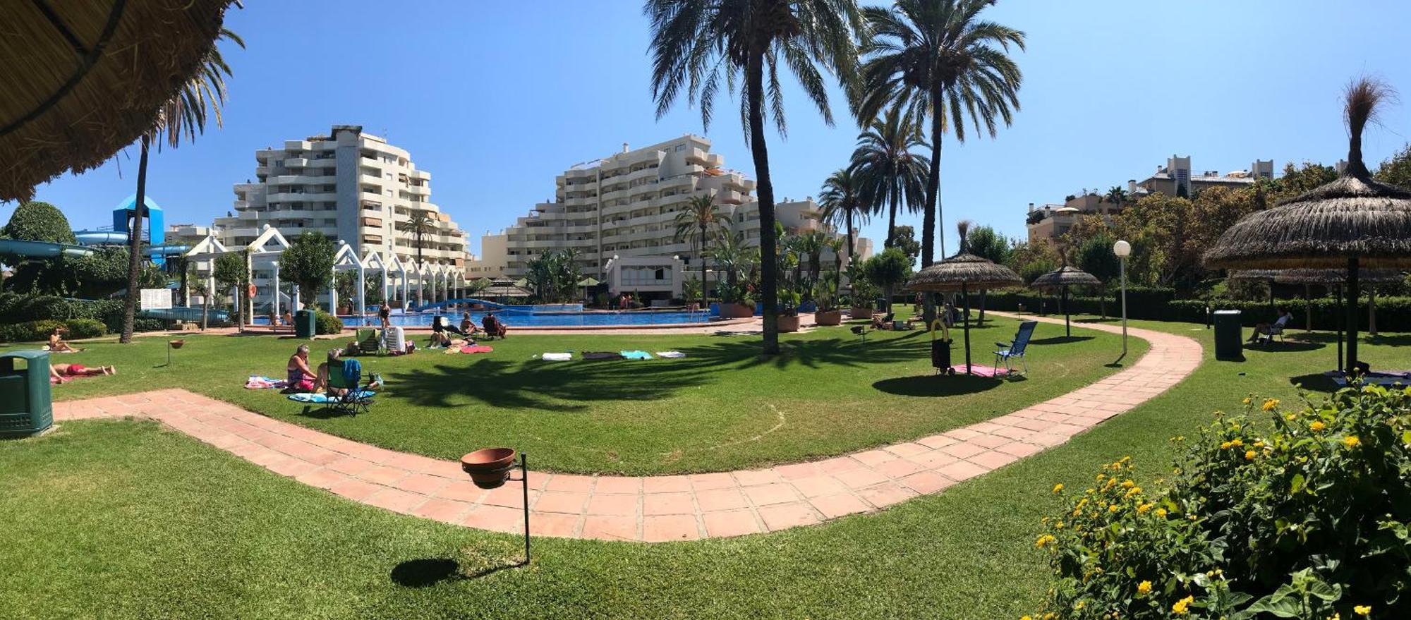 Benal Beach Suite Ii, Estudio Con Parque Acuatico Y Vistas Al Mar. ベナルマデナ エクステリア 写真